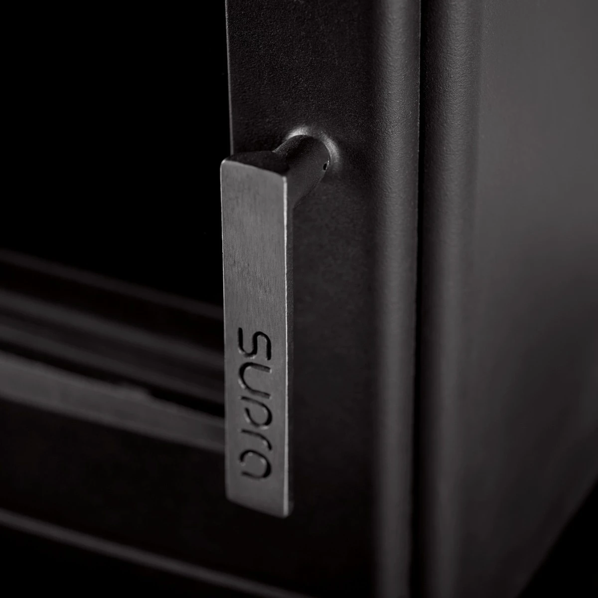 Poêle à Bois Fonte SUPRA Udo Rabaissé 9kW 5 Poêle à Bois Fonte SUPRA Udo Rabaissé 9kW – Image 3